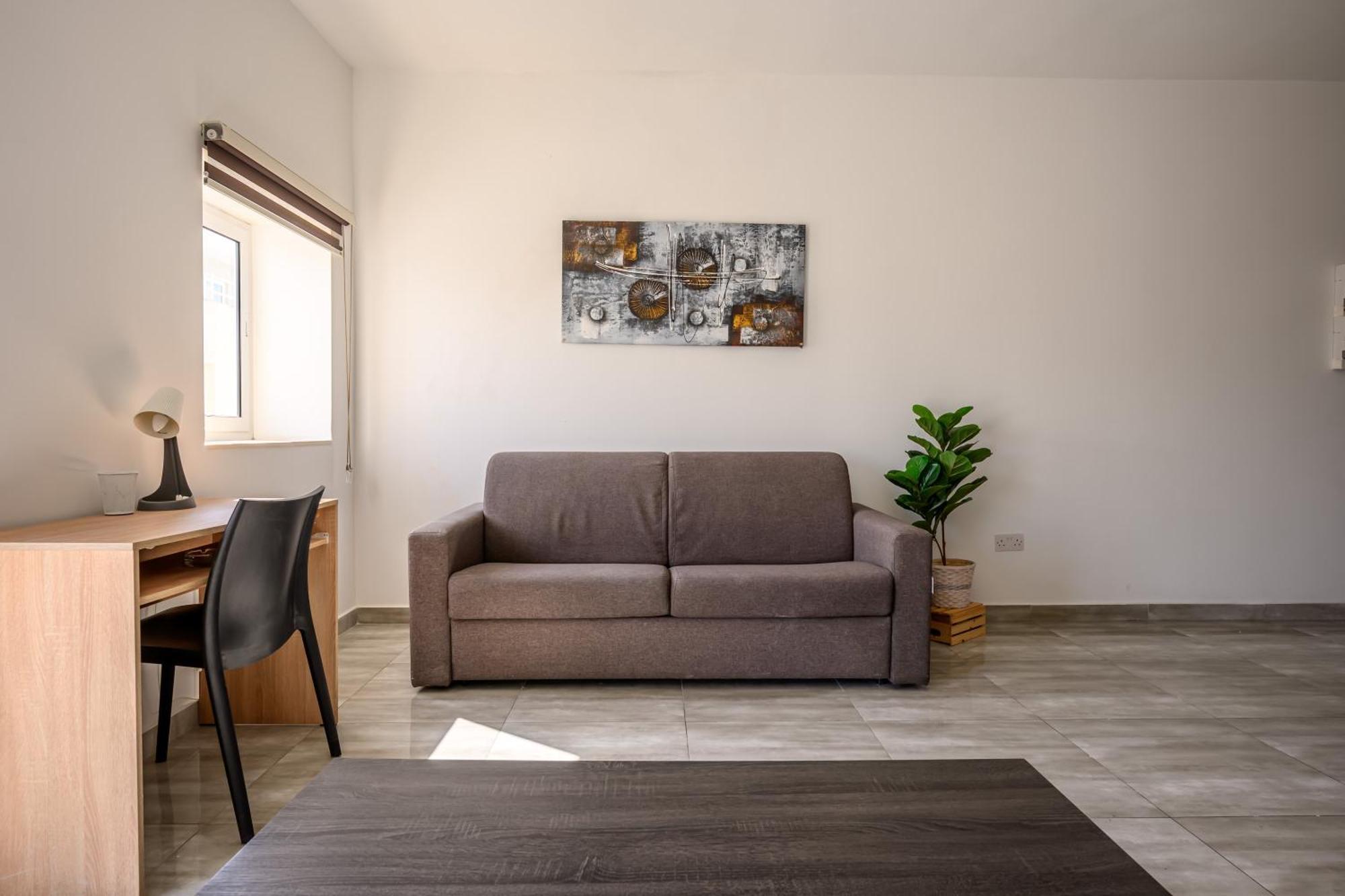 F11 Room 2, Private Room Two Single Beds Shared Bathroom In Shared Flat Мсида Экстерьер фото